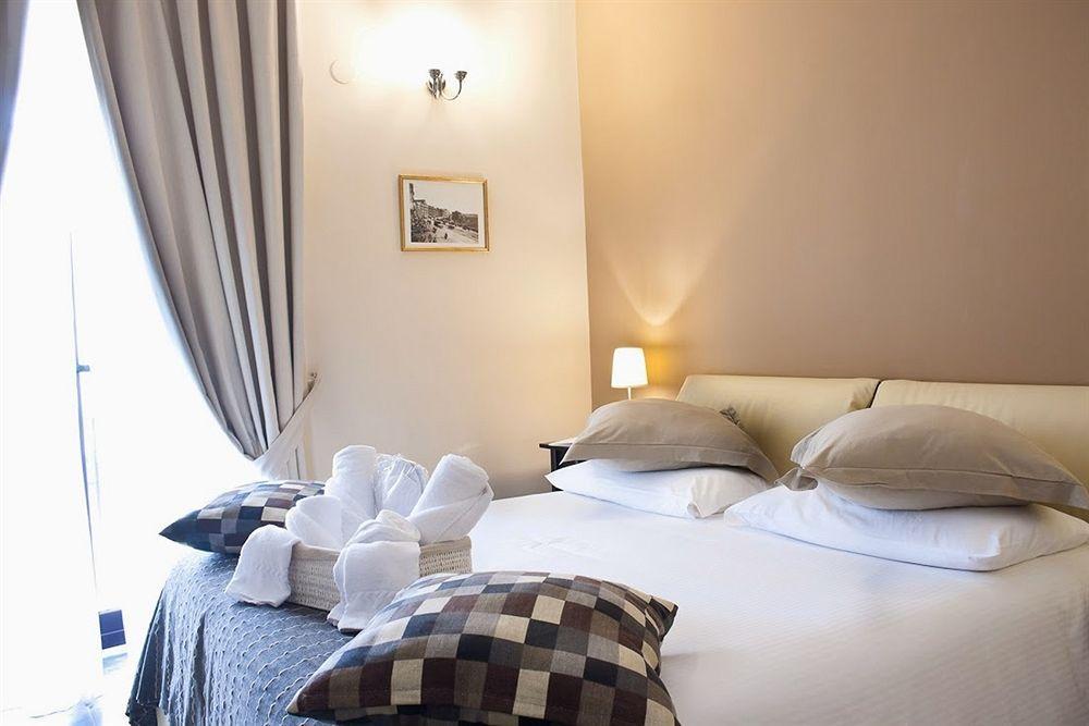 Plebiscito Apartment نابولي المظهر الخارجي الصورة